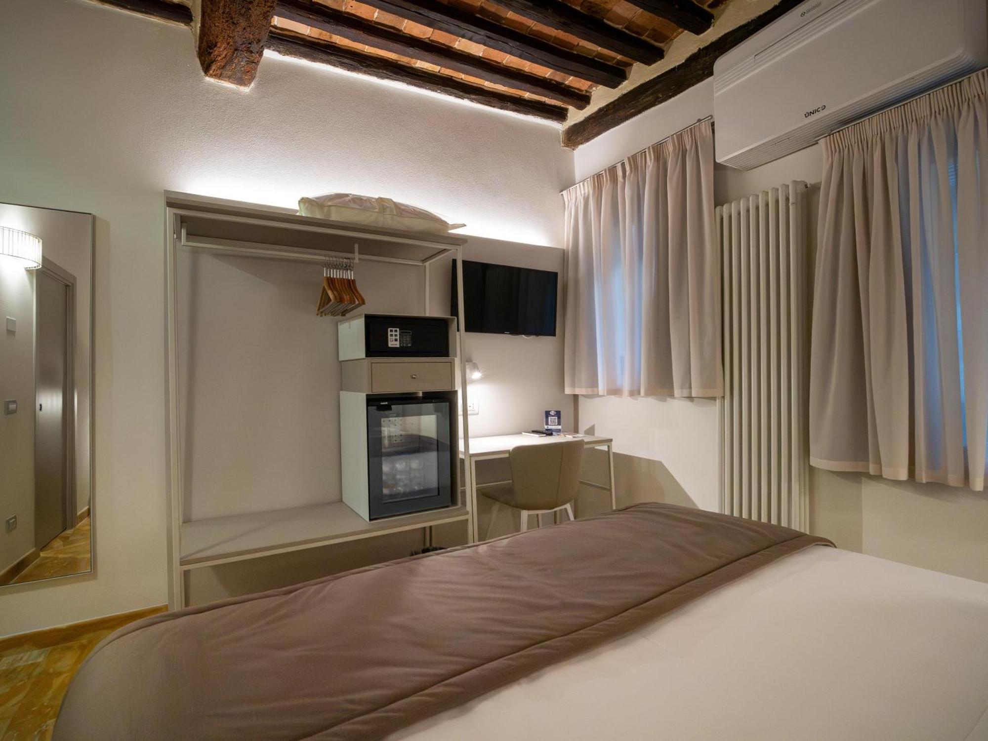 Torre Del Fuggisole Hotel Siena Kültér fotó